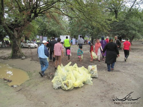 ﻿ طرفداران محیط زیست تفرجگاه های بندرگز را پاکسازی کردند
