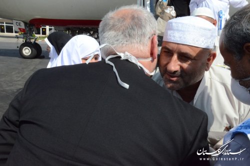 استقبال استاندار از زائران گلستانی بیت الله الحرام