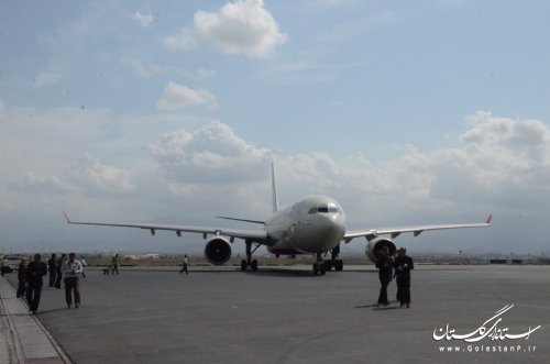 استقبال استاندار از زائران گلستانی بیت الله الحرام