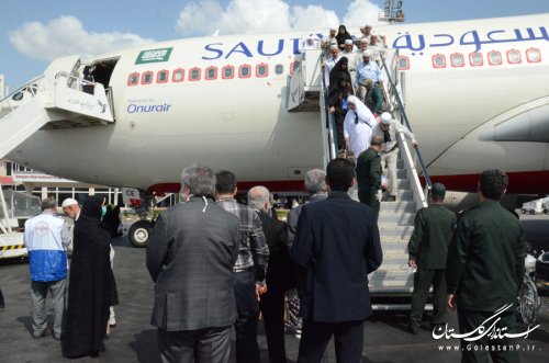 استقبال استاندار از زائران گلستانی بیت الله الحرام
