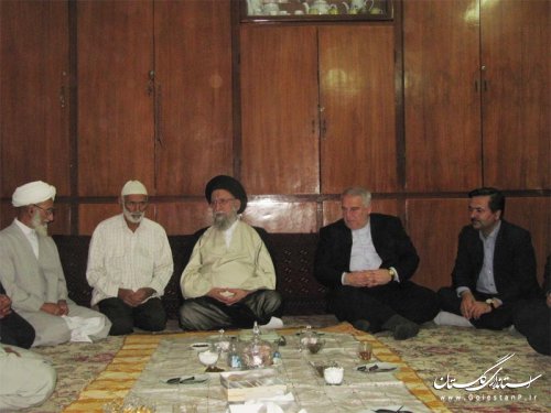 نماینده ولی فقیه و استاندار گلستان با خانواده های جانباختگان منا دیدار کردند