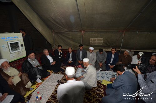 دیدار نماینده ولی فقیه و استاندار با خانواده های جان باختگان منا در گنبدکاووس