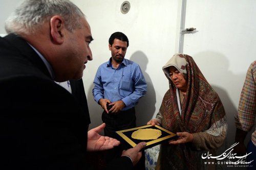 دیدار ودلجویی استاندار گلستان از خانواده مرحوم عید محمد طریک