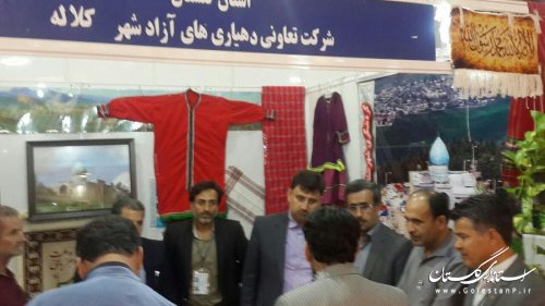 بازدید فرماندار گالیکش از غرفه دهیاری های شهرستان 