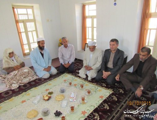 فرماندار گمیشان و مدیر کل حج وزیارت با خانواده های جان باختگان منا دیدار کردند