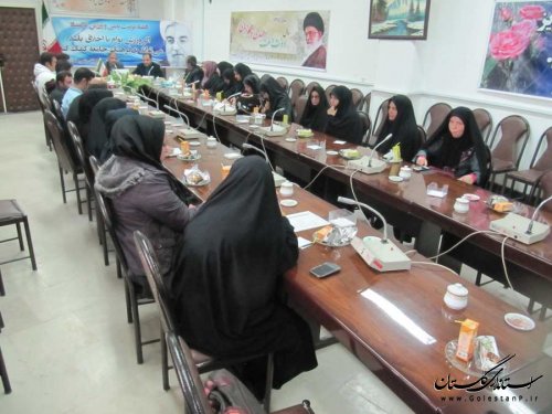 نشست صمیمی نخبگان قرآنی، علمی، فرهنگی و ورزشی بندرگز با فرماندار