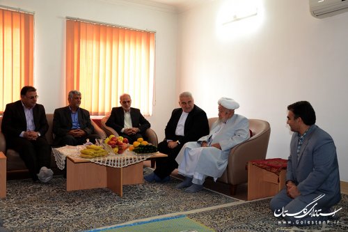 معاون وزیر کشور از خانواده فرماندار شهرستان ترکمن دلجویی کرد