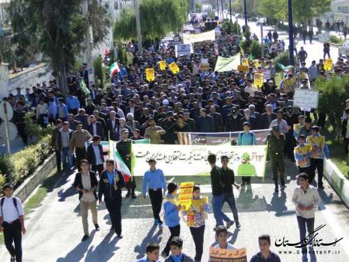  راهپیمایی 13 آبان با حضور  دانش آموزان و دانشجویان در شهرستان بندرگز برگزار شد
