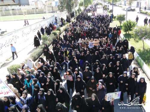  راهپیمایی 13 آبان با حضور  دانش آموزان و دانشجویان در شهرستان بندرگز برگزار شد