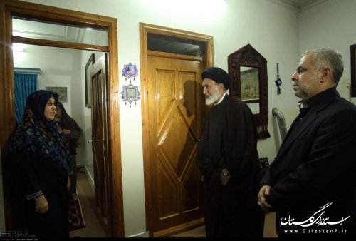 دلجویی نماینده ولی فقیه در امور حج و زیارت از خانواده فرماندار فقید بندرترکمن