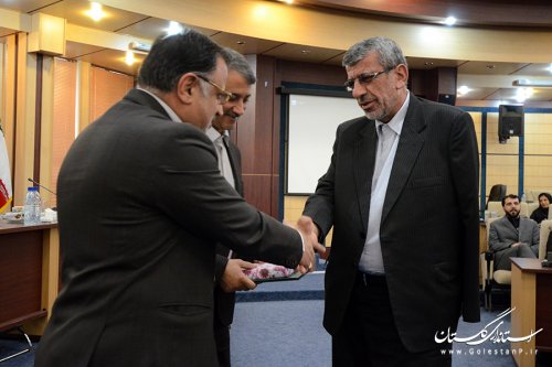 تجلیل از دستگاه های برتر حوزه ارتباط مردمی سفر کاروان تدبیر و امید به استان
