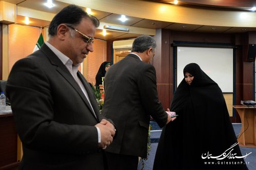 تجلیل از دستگاه های برتر حوزه ارتباط مردمی سفر کاروان تدبیر و امید به استان