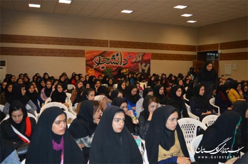 دانشجو قشر پیشگام جامعه است