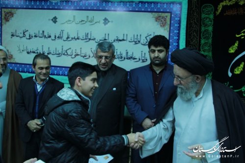 جلسه پرسش وپاسخ باحضورنماینده ولی فقیه دراستان و فرماندارگرگان در دبیرستان نمونه