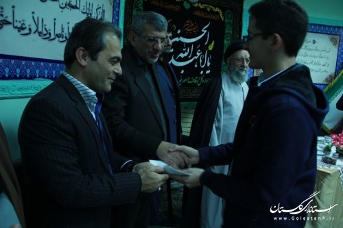 جلسه پرسش وپاسخ باحضورنماینده ولی فقیه دراستان و فرماندارگرگان در دبیرستان نمونه