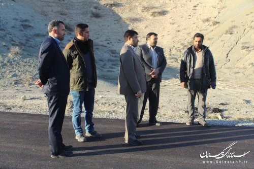 بازدید فرماندار مراوه تپه از پروژه آسفالت مسیر دادلی غزنین