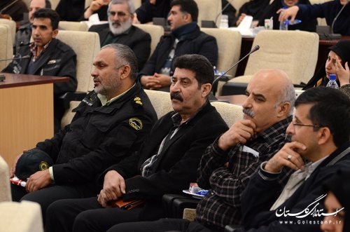 نشست صمیمی معاون توسعه مدیریت و منابع انسانی با کارکنان استانداری