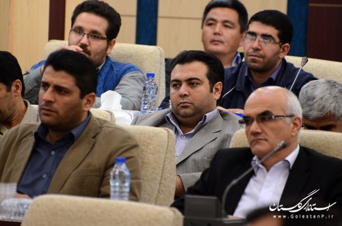 نشست صمیمی معاون توسعه مدیریت و منابع انسانی با کارکنان استانداری