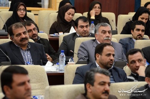 نشست صمیمی معاون توسعه مدیریت و منابع انسانی با کارکنان استانداری