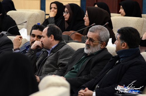 نشست صمیمی معاون توسعه مدیریت و منابع انسانی با کارکنان استانداری