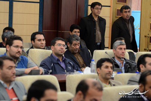 نشست صمیمی معاون توسعه مدیریت و منابع انسانی با کارکنان استانداری