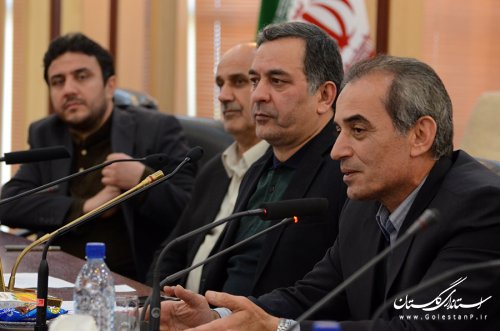 نشست صمیمی معاون توسعه مدیریت و منابع انسانی با کارکنان استانداری