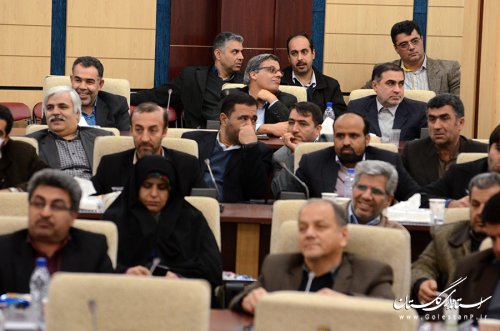 نشست صمیمی معاون توسعه مدیریت و منابع انسانی با کارکنان استانداری