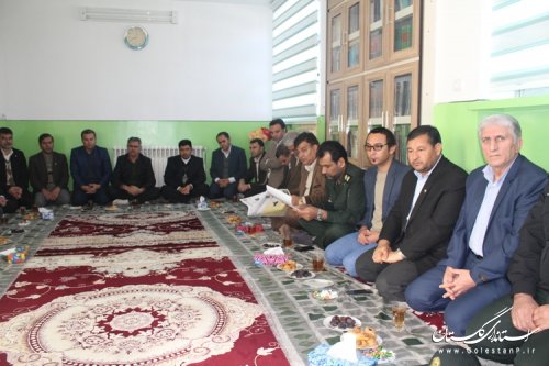 دیدار مسئولین شهرستان مراوه تپه با امام جمعه شهر در اولین روز دهه مبارک فجر