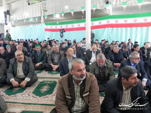 خدمات نظام بسیار با ارزش و قابل مقایسه با قبل از انقلاب نیست