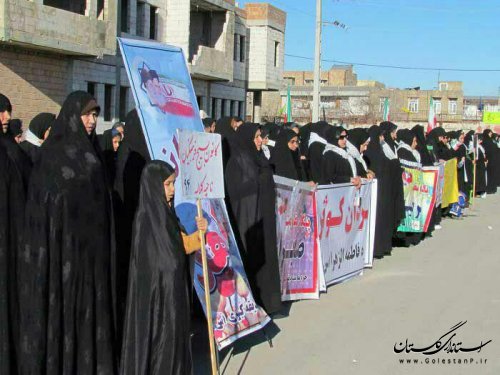 با حضور فرماندار و مسئولین شهرستان کلاله،مانور بزرگ فجر انقلاب برگزار شد