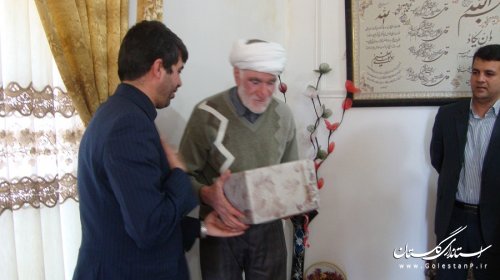 دیدار فرماندار کلاله با خانواده های شهید روستای کنگور 