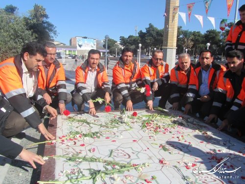 راهداران گلستان با آرمان هاي امام راحل تجديد بيعت كردند