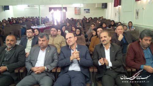 بمناسبت دهه فجر همایش زن اسلامی در شهرستان ترکمن برگزار شد