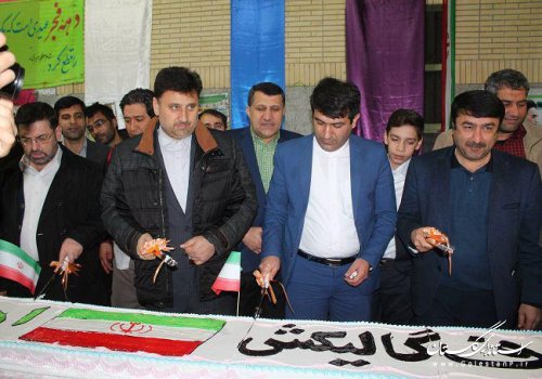 رونمایی از کیک 37 متری در سی و هفتمین سالگرد انقلاب اسلامی در گالیکش