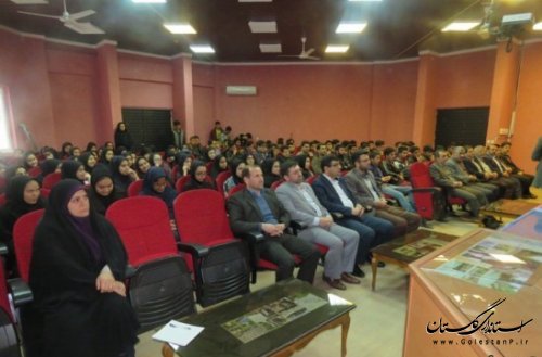رای اولی ها در انتخابات هفت اسفند تمرین دموکراسی می کنند