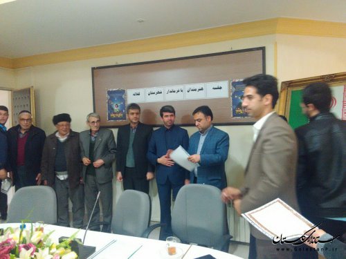 دیدار تعدادی از هنرمندان با فرماندار شهرستان کلاله 