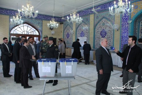 حضور و بازدید استاندار گلستان و فرماندار گرگان از شعب اخذ رأی در گرگان