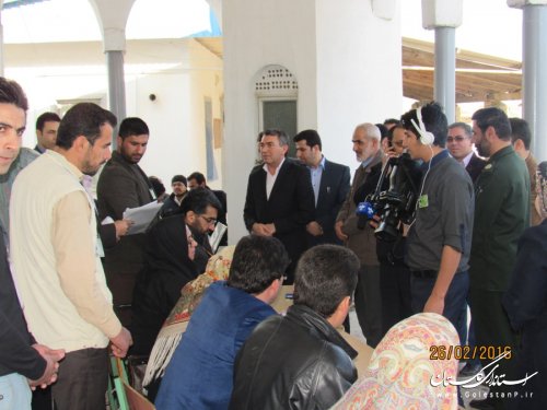 بازدید فرماندار گمیشان از شعب اخذ رأی شهرستان