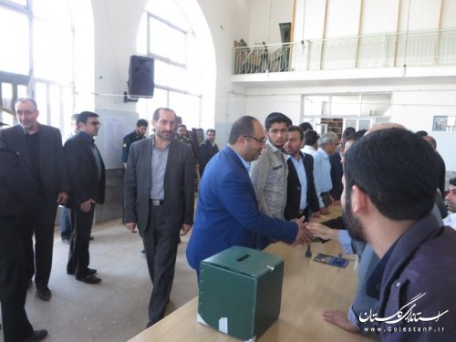 بازدید فرماندار و اعضای شورای تامین از چند شعبه اخذ رای در شهرستان علی آباد کتول
