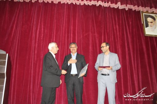 آموزش و پرورش نقش بسیار مهمی در توسعه پایدار شهرستان دارد  