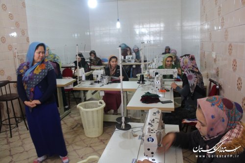 دومین کارگاه تولیدی پوشاک در روستای چناران شهرستان مراوه تپه افتتاح شد .
