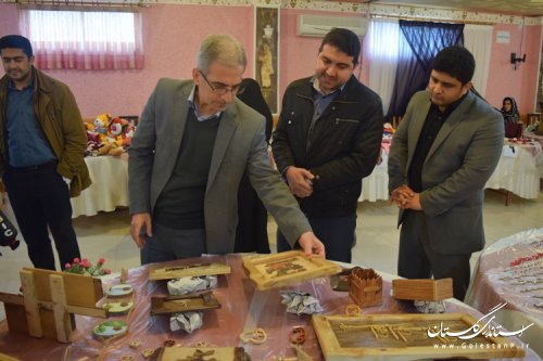 بازدید فرماندار از نمایشگاه یک روزه مشاغل خانگی شهرکردکوی