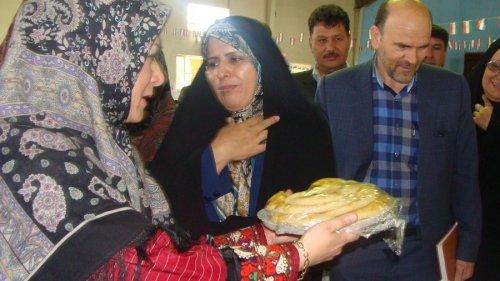 امروز در دنیا جایی نیست که فرش بافته شده با دستان هنرمند دختر ترکمن را نشناسد
