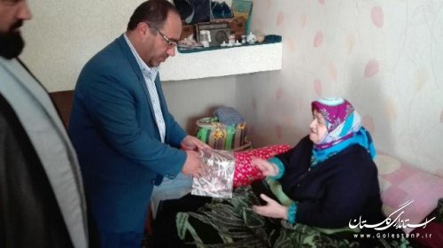 دیدار فرماندار علی آبادکتول با خانواده های معظم شهدا درسال جدید