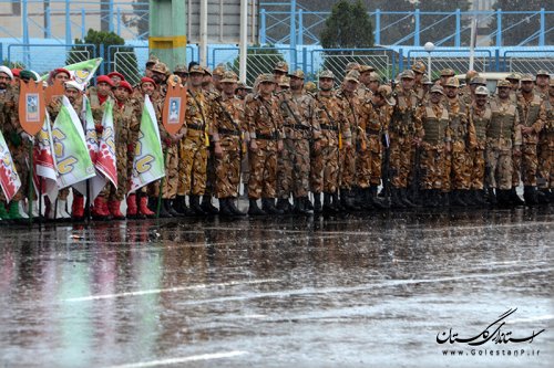 مراسم رژه روز ارتش با حضور استاندار گلستان