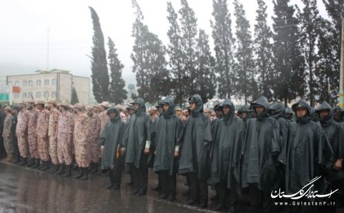 مراسم رژه روز ارتش با حضور استاندار گلستان