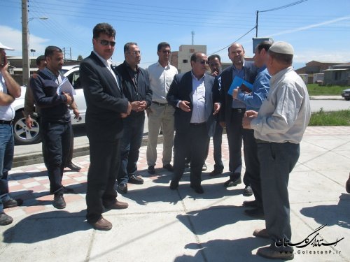 بازدید فرماندار شهرستان ترکمن از پروژه آسفالت روستای چاپاقلی