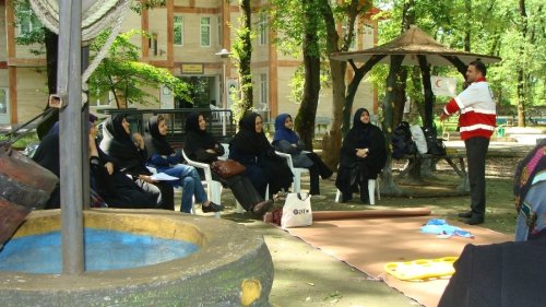 دوره آموزشی با عنوان "زندگی و بقاء در شرایط سخت " ویژه بانوان شاغل استانداری