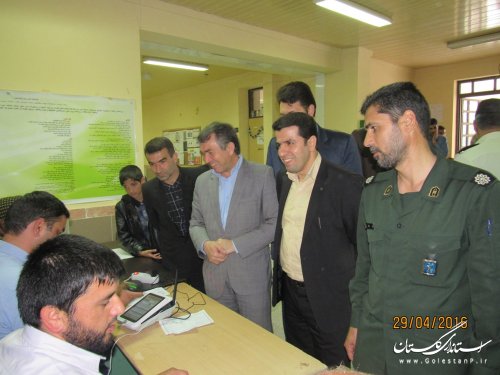 بازدید فرماندار گمیشان از شعب اخذ رأی در بخش گلدشت