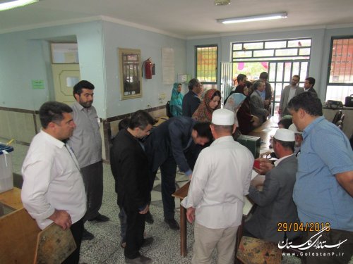 بازدید فرماندار گمیشان از شعب اخذ رأی در بخش گلدشت